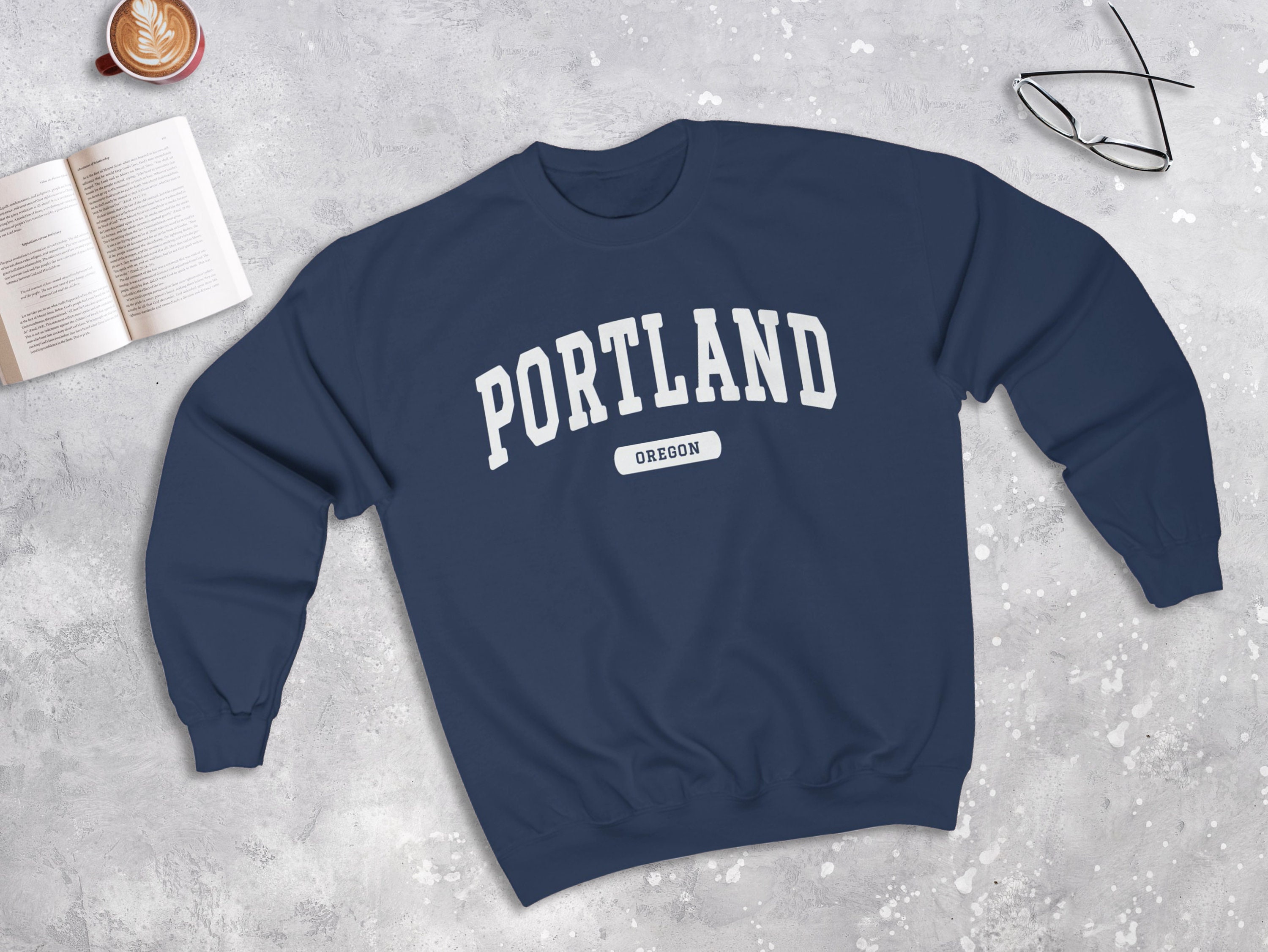 Haut Brandy Melville John Galt - Crop Bleu Marine Manches Longues Rayées, Logo USA - Taille Unique
