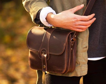 perfekte Ledertasche zum Verschenken | kleine Handtasche aus Leder | Schultertasche | Crossbody | Umhängetasche mit weichem Schultergurt