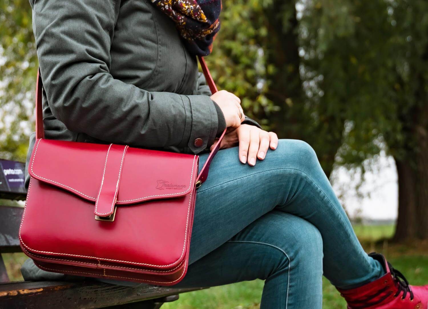 【関税込み】Allonge Shoulder Bag - Rouje - Leather - Red Red leather elongated bag | Rouje