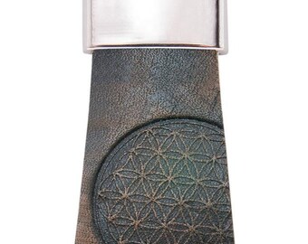 Leather keychain | FLOWER OF LIFE | Loop jewelry pendant, lanyard with engraving, key ring | Leather pendant | Gift