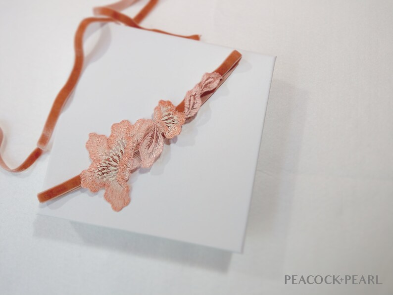 Delicate Bridal Garter Pink Guipure Lace Velvet Floral Garter Wedding Garter Belt Peach Bridal Garter