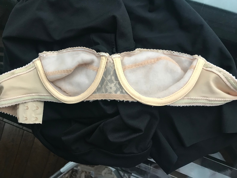 Vintage Strapless Bra by Maidenform 32B Pretty Shapely Nude Lace Lacy Underwire Bra