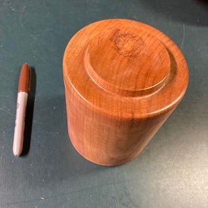 4 5/16&quot; Diameter Black Cherry Lidded Box