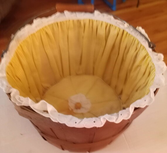 Vintage cesta de bushel pequeña de madera con forro amarillo Etsy España