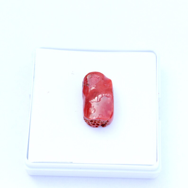 A Quality beautiful Italian red coral loose cabochon antique gemstone