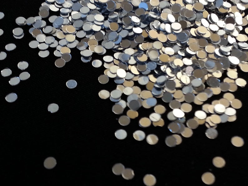 solvent-resistant glitter shapes-silver dots--tumbler--nails