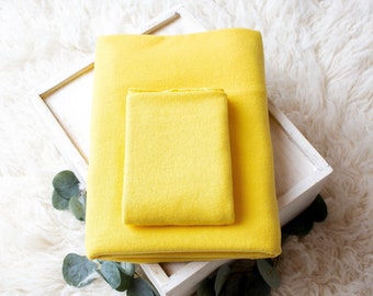 Coleção Merino | Tecido para Poses de Pufe Sunshine | Cenário de Pufe Amarelo | Tecido para Poses de Recém-nascido | Cenário de Tecido para Suéter Peludo