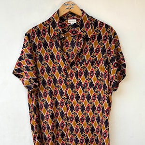 Indian Vintage Silk Shirt, Green Yellow Men&#39;s Shirt, Chic Shirt For Men, Gifts For Him, Retro Vintage Shirt, Boho Chic Shirt, Hawaiian Shirt