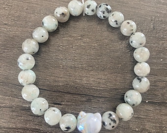 Cat Charm bead bracelet, paw charm bracelet, cat  mom jewelry, beaded bracelet, cat mom gift, rescue mom gift, gift for her, pet jewelry