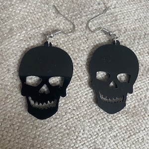 Skull  earrings, skull earrings, Halloween jewelry, fall jewelry, earrings, Halloween gift, skull jewelry, fall weather