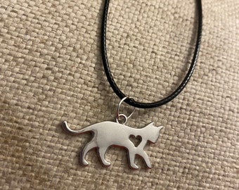 Cat mom necklace, cat mom, Cabochon necklace, gift idea, under 20, rescue mom gift, kitty, cats, cat jewelry, dog mom, dogs; dog gift