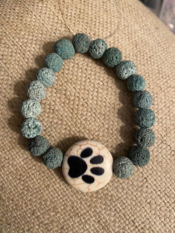Bracciale Elasticizzato In Pietra Lavica Con Ciondolo Zampa Di Cane - 8mm - Yoga E Meditazione - Unisex