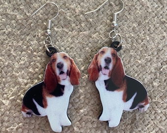 Basset hound earrings, basset dog, basset hounds, basset hound, dog mom, dog mom gift, gift idea, acrylic earrings, basset hounds