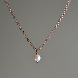 Delicate Single Pearl Necklace~Round Pearl Drop Necklace~Gold Fill, Rose gold Fill, Sterling Silver~Layering Necklace~Birthstone Jewelry