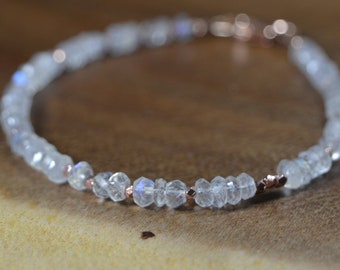 Regenboogmaansteen edelsteenkralenarmband // Sterlingzilver, 14k Gold Fill // Geboortesteenarmband juni // 13e verjaardag // Stapelarmband