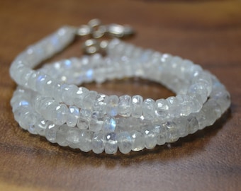 Collar de piedra lunar arcoíris en plata de ley y oro de 14 k // Piedra natal de junio, tercer aniversario // Collar de cuentas // Piedra lunar llamativa // Capa