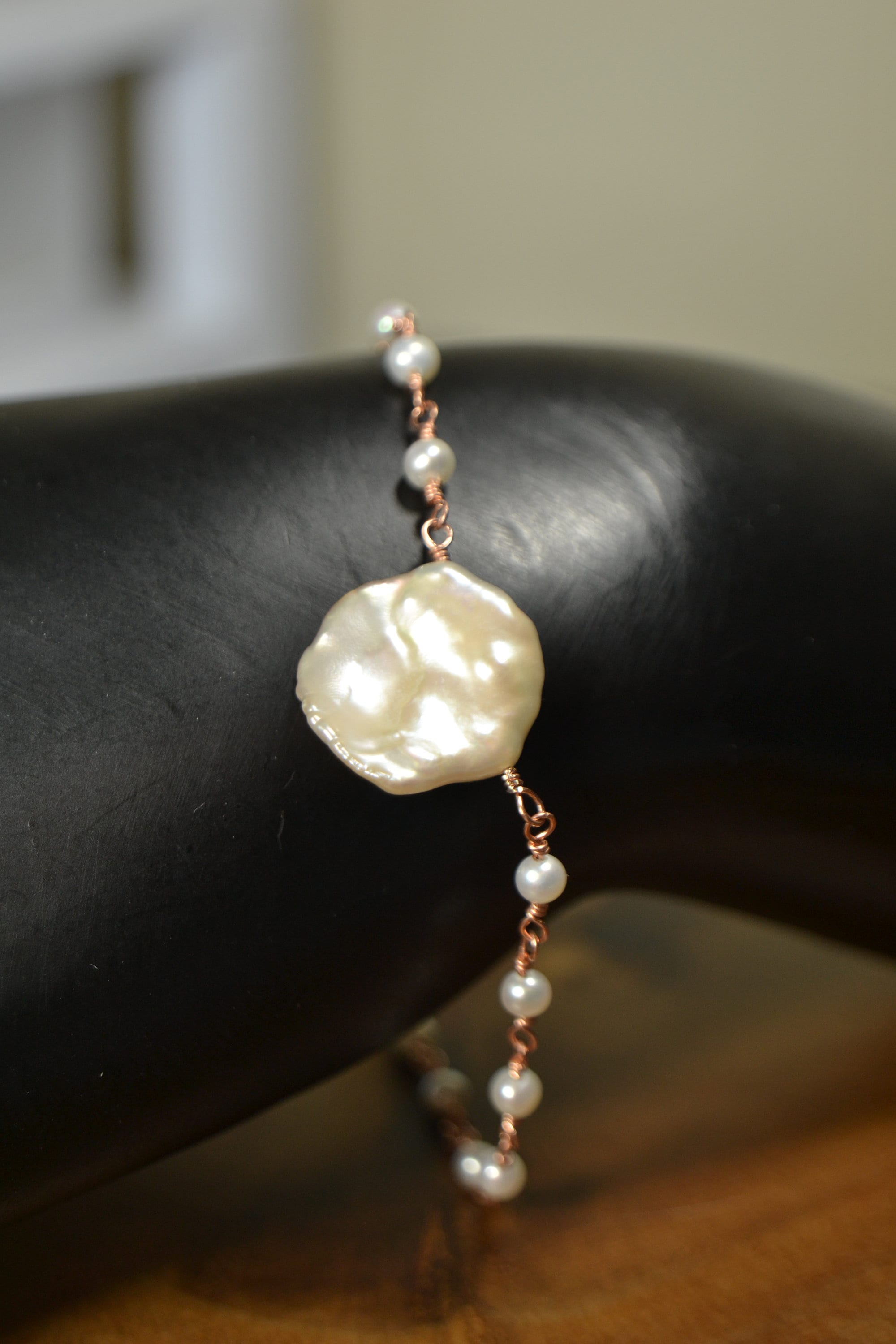 14Kローズゴールドとスターリングシルバーを使用した繊細なケシパール