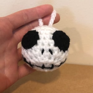 Skull Head Ornament / Keychain