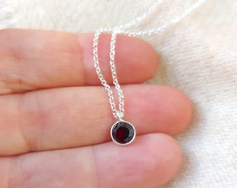 Sterling Silver Dainty natural garnet Necklace Pendant, gift for women, garnet necklace, garnet charm, garnet pendant necklace