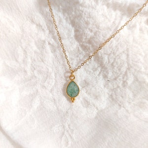 Collar de aventurina bañado en oro, collar con piedra de nacimiento, regalos de cumpleaños, joyería con piedras preciosas naturales.