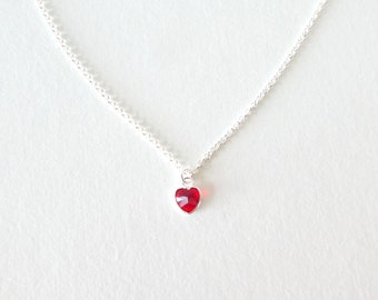 Collar de corazón rojo rubí de plata de ley, collar de piedra de nacimiento de julio, colgante de plata 925, colgante de collar delicado, colgante de corazón rojo