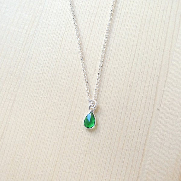 Emerald teardrop necklace, sterling silver green pendant necklace, charm necklaces, birthstone necklace,unisex necklace,minimal jewelry