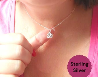 OM-hänge - sterlingsilver - yogahalsband - ohm-smycken - Meditation - Present till honom - Present till henne