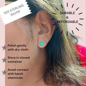 Dreieck Türkis Ohrstecker, Türkis Sterling Silber Ohrringe, hypoallergene 925 Ohrstecker, kleine Dreieck Ohrstecker, minimale Ohrringe Bild 2