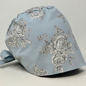 No Tariff (US/CA) - Casquette de protection - Roses sur bleu - Bonnet de lutin fleuri pour femme - MimiS