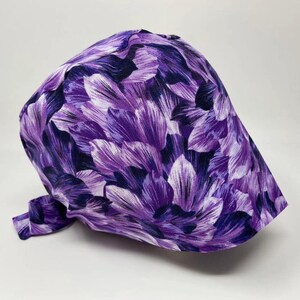 No Tariff (Us/Ca) - Scrub Cap - PETALS - PURPLE - Comfortable Pixie - MimiScrubHats