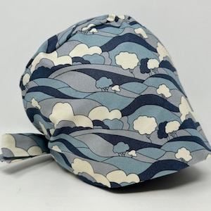 No Tariff (US/CA) - Casquette gommante - Versant de colline - Lutin abstrait - MimiScrubHats