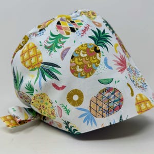 Kein Zoll (US/CA) - Scrub Cap - Pineapple Crush - MimiScrubHats