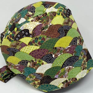 Kein Zoll (US/CA) - Wellenmuster: - Olivgrün *Gold Metallic Print* - Floral Pixie - Damen/Herren Scrub Cap Surgical H