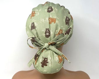 Hello Grizzly *Cotton Oxford* - Verbandmütze mit Pferdeschwanz von MimiScrubHats
