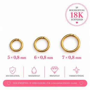 Könnte beinhalten: Drei goldfarbene Ringe in den Größen 5 x 0,8 mm, 6 x 0,8 mm und 7 x 0,8 mm. Der Text umfasst 18K ECHTGOLD, 304 EDELSTAHL, WASSERFEST, KRATZFEST, FARBBESTÄNDIG und HOCHWERTIGE IP-VERGOLDUNG FÜR LANGANHALTENDEN GLANZ.