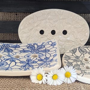 Daisy Embossed Ceramic Soap Dish