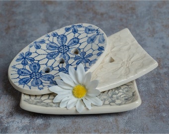 Daisy Embossed Ceramic Soap Dish