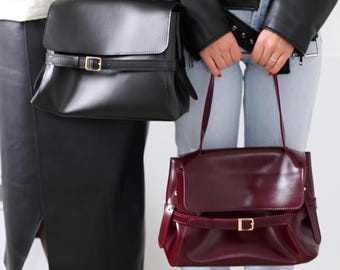 Burgundy Vegan Leather Crossbody – Elegant Shoulder Bag with Buckle
