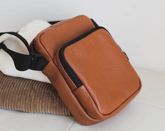 Crossbody Bag For Men, Leather Cross body Bag, Leather Handmade Belt Bag For Men, Small Fanny Pack, Hip Bag Gift for Him Father's Day Gift