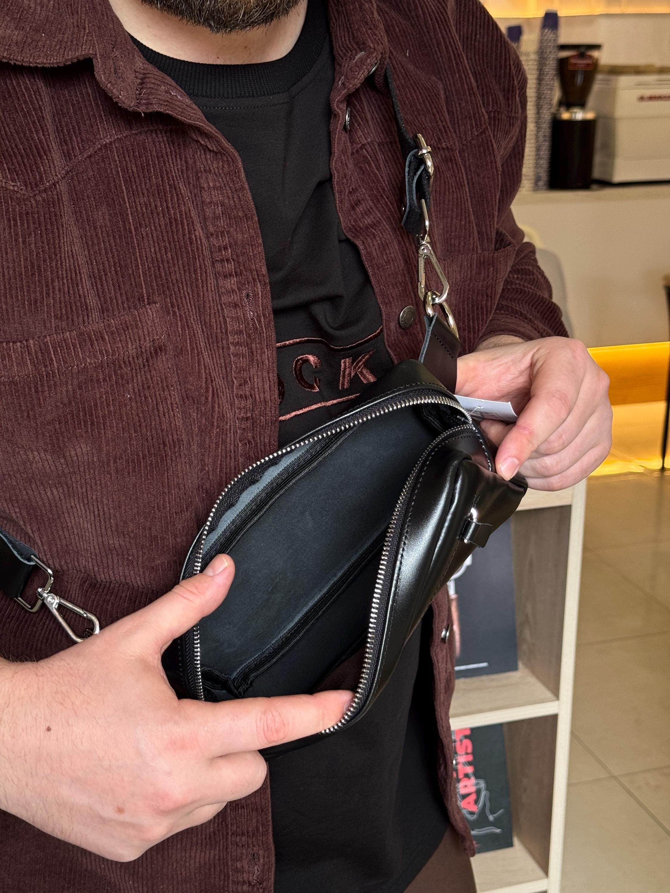 男性用クロスボディバッグ、レーザー彫刻入りメンズクロスボディバッグ