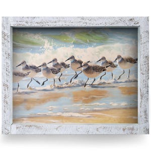 Strandlopers spatten | Ingelijste muurkunstafdruk van echt hout