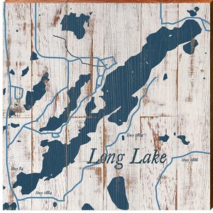 Mapa desgastado de Long Lake, Minnesota, en azul marino y blanco / Impresión de arte mural sobre madera auténtica
