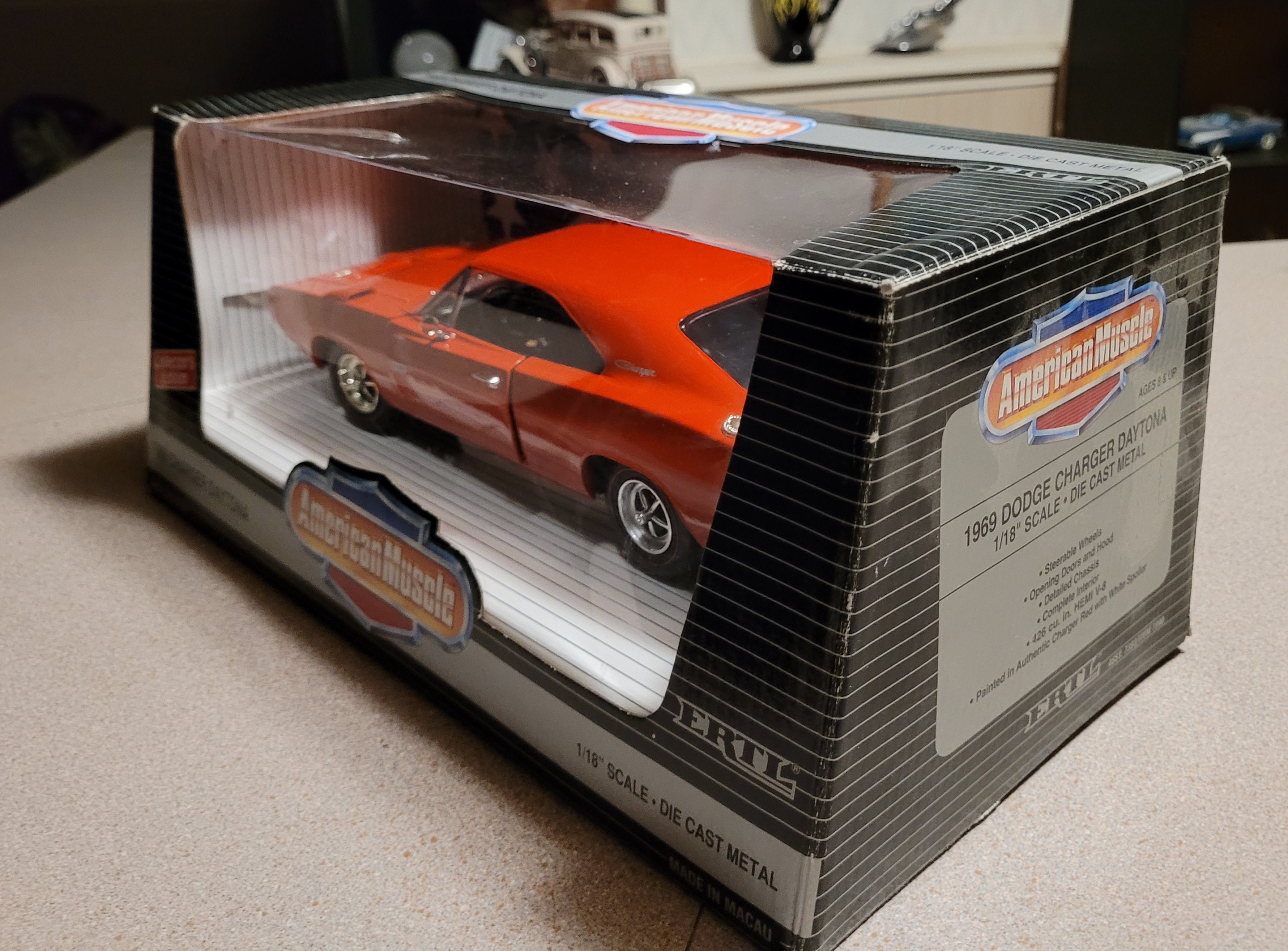 アーテル/'69 Chargerチャージャー Daytonaデイトナ 1/18 アーテル/'69 Chargerチャージャー Daytonaデイトナ 1/18 - メルカリ