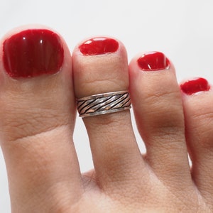 Stripe toe ring, Boho ring, Sterling silver Toe ring, Minimalist ring, Adjustable toe ring, Gift for her  / TO24
