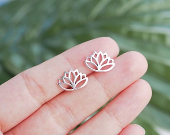 925 Silver Lotus Earrings Lotus Blossom Flower Earrings Yoga Lover jewelry Buddhist / BK267