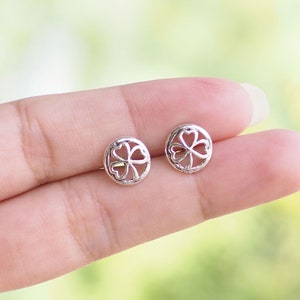 3 Leaf Clover Stud Earrings, Lucky Clover Earrings, St Patrick day jewelry, Gift idea / Q79