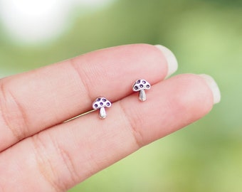 Winzige Pilz Ohrstecker, Sterling Silber Pilz Ohrstecker, Lebensmittel Ohrringe, Geschenkidee, Waldschmuck / Q90
