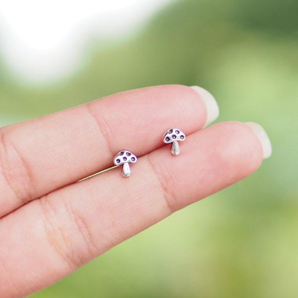 Tiny Mushroom stud earrings, Sterling silver mushroom stud, Food Earrings, Gift idea, Woodland jewelry / Q90