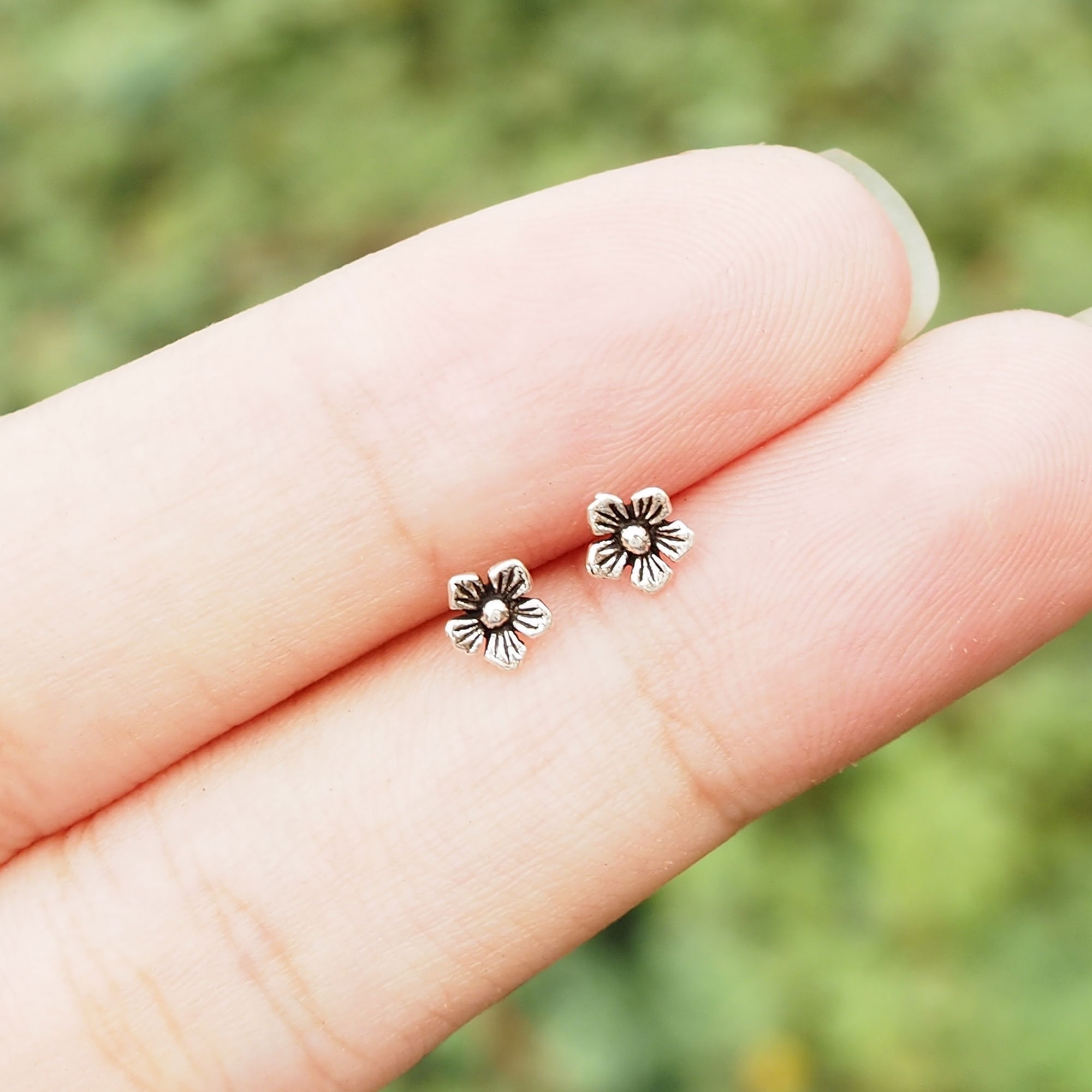 Dainty Flower Stud Earrings, Tiny Flower Earrings, Cartilage
