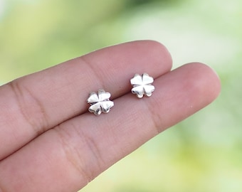 4 Leaf Clover Stud Earrings, Clover Earrings, Leaf Earrings/ Q116S